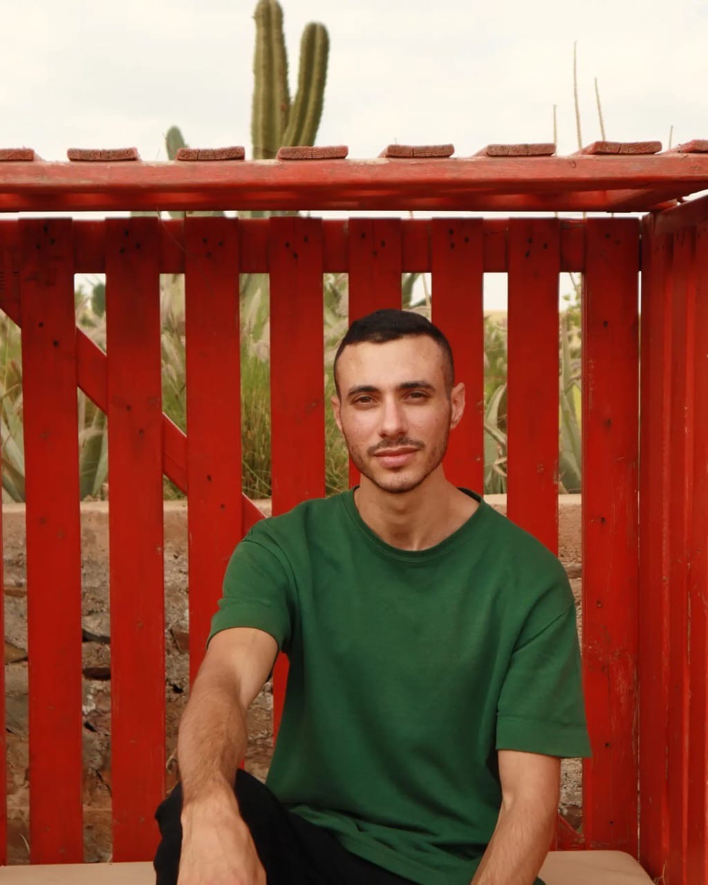 Desert vibes with green tee