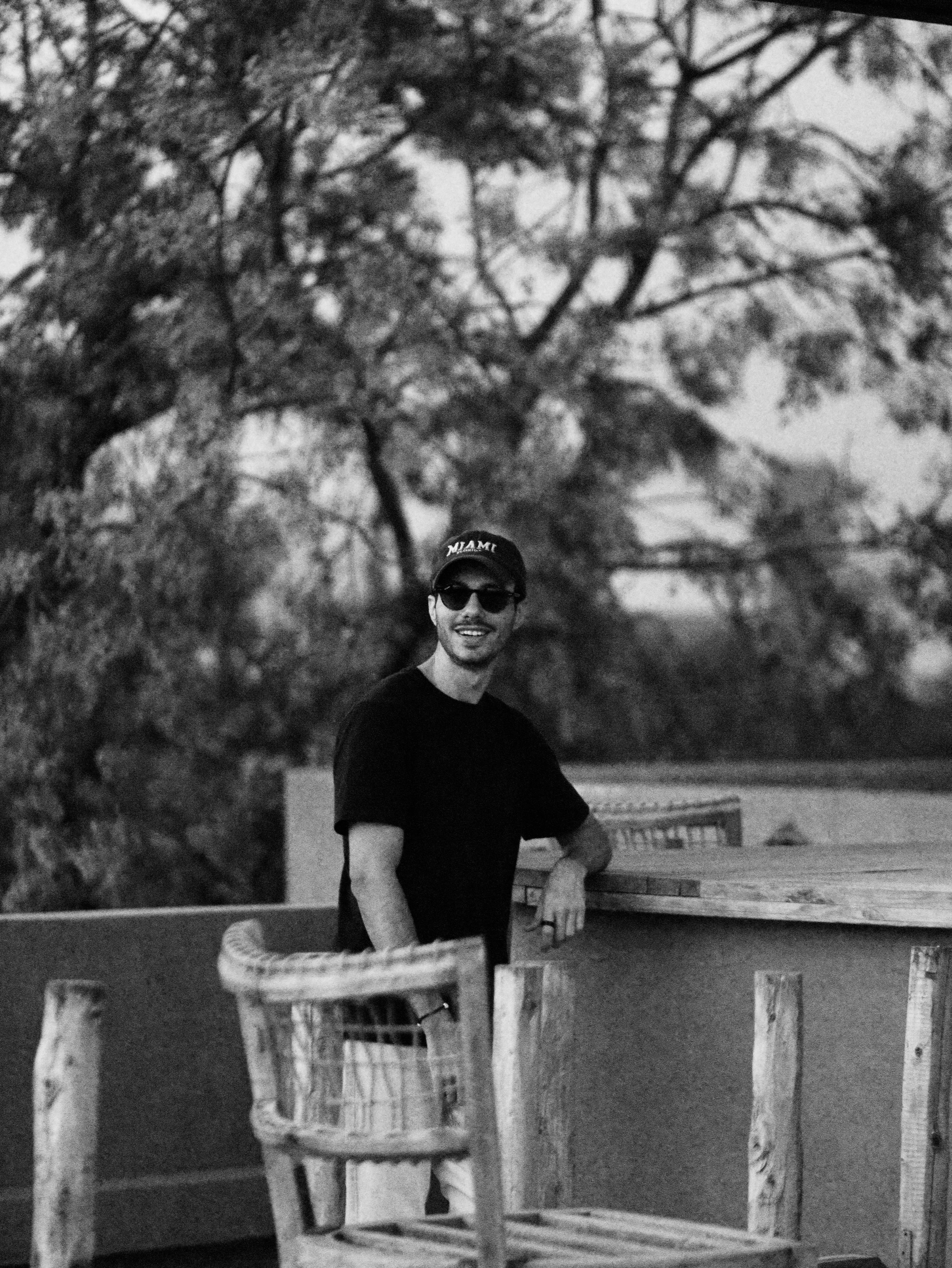 Evening relaxation in black and white